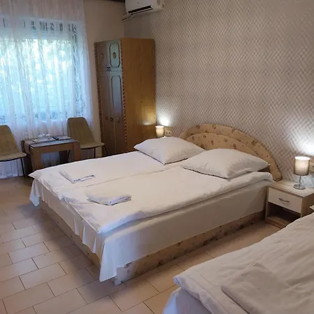 See Vendeghaz - Siofok Bed & Breakfast