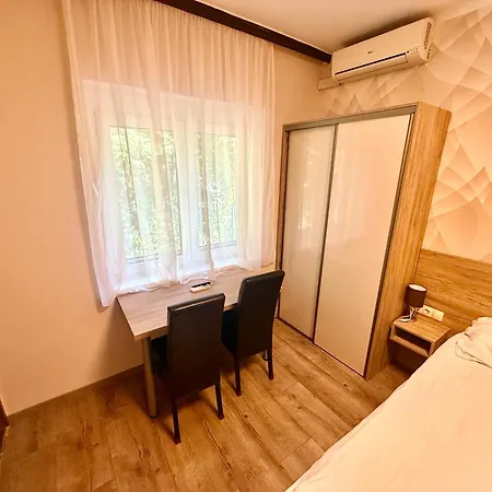 Frühstückspension Vendeghaz - 4*